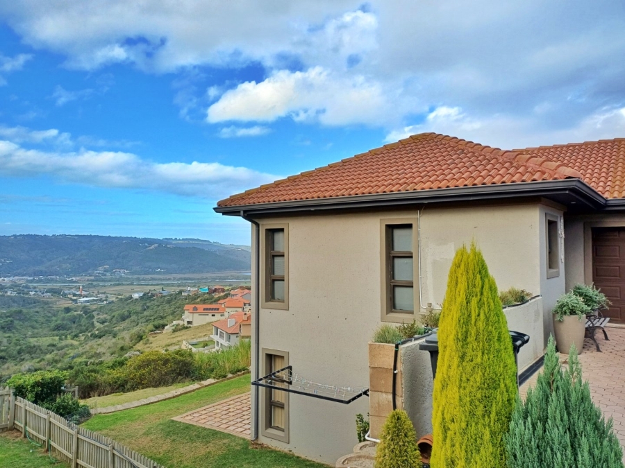 4 Bedroom Property for Sale in Avonddans Western Cape